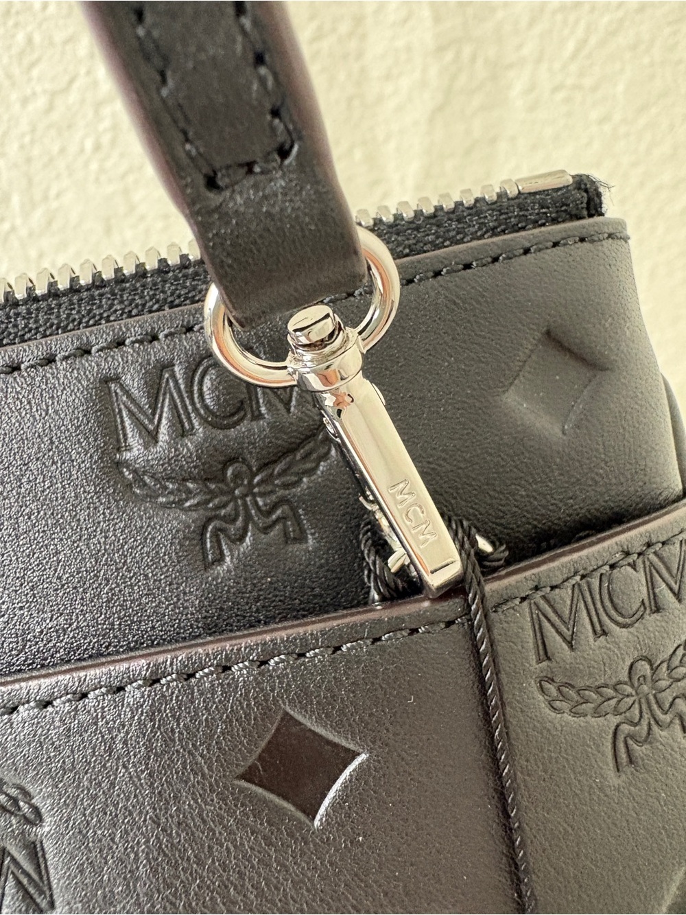 MCM Klara Monogram Calfskin Leather Crossbody Pouch new - Picture 9 of 9